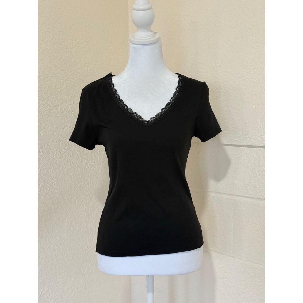 No Boundaries Lace Trim V-Neck T-Shirt Juniors M Black Ribbed Knit Goth Romantic